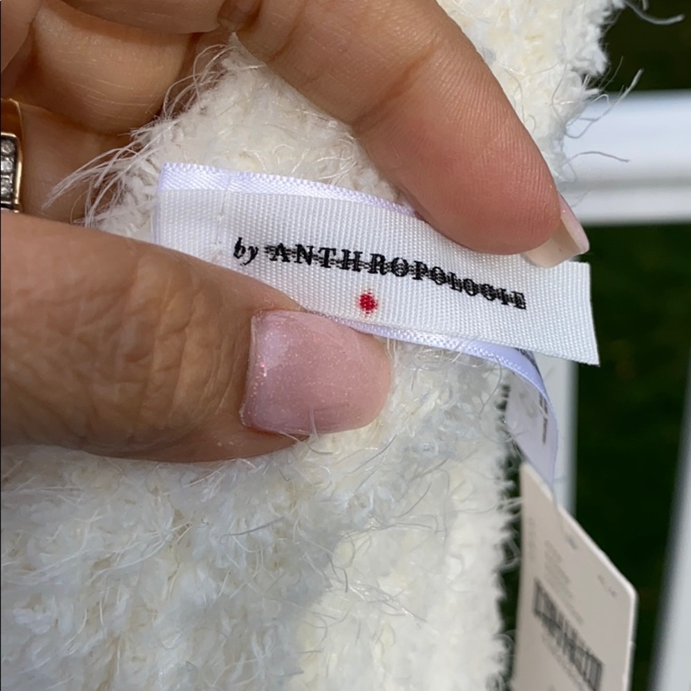 Anthropologie fuzzy white scarf - Picture 5 of 7